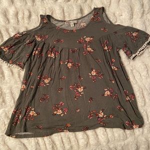 Cold shoulder crochet trim floral top